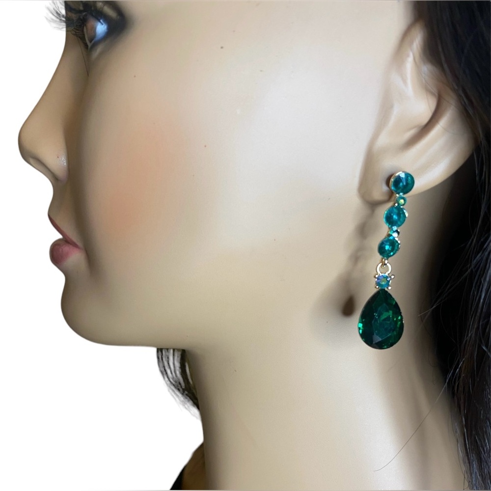 🌺Emerald Triple Stone Teardrop Link Dangle Earrings